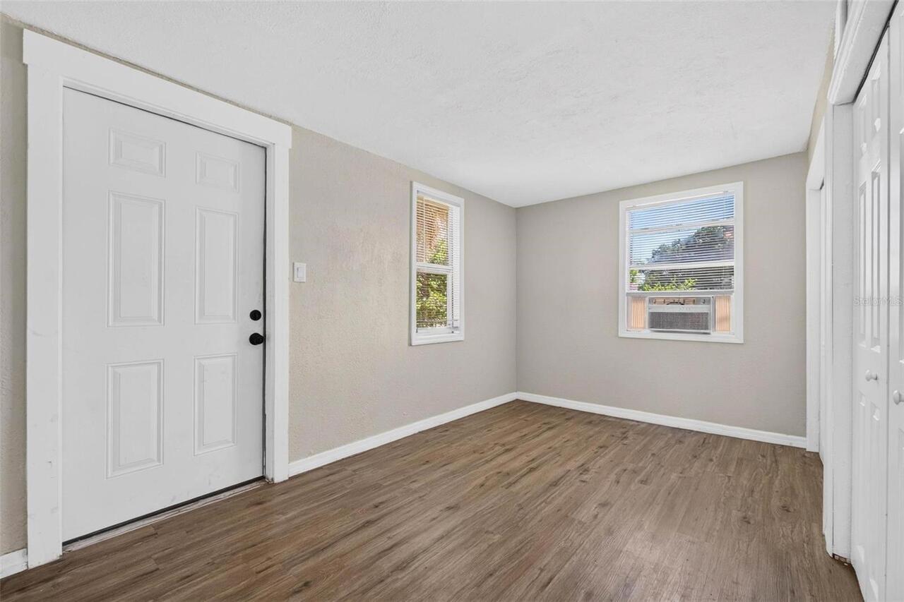 Listing Photo 9