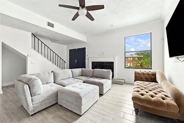 Listing Photo 10