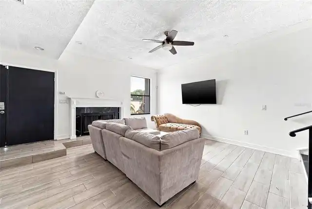 Listing Photo 11