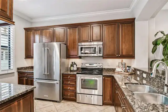 Listing Photo 9