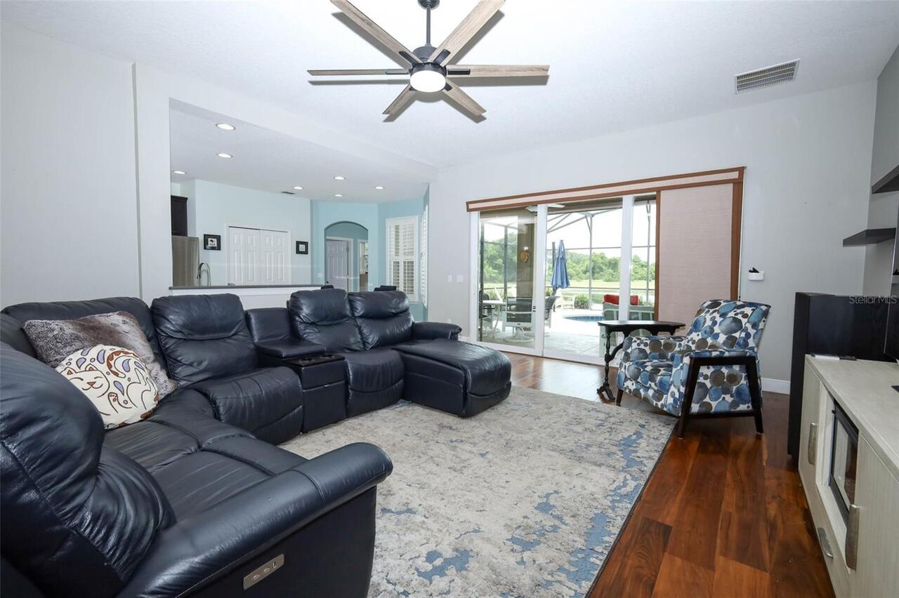 Listing Photo 12
