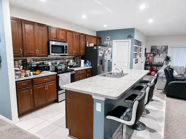 Listing Photo 8