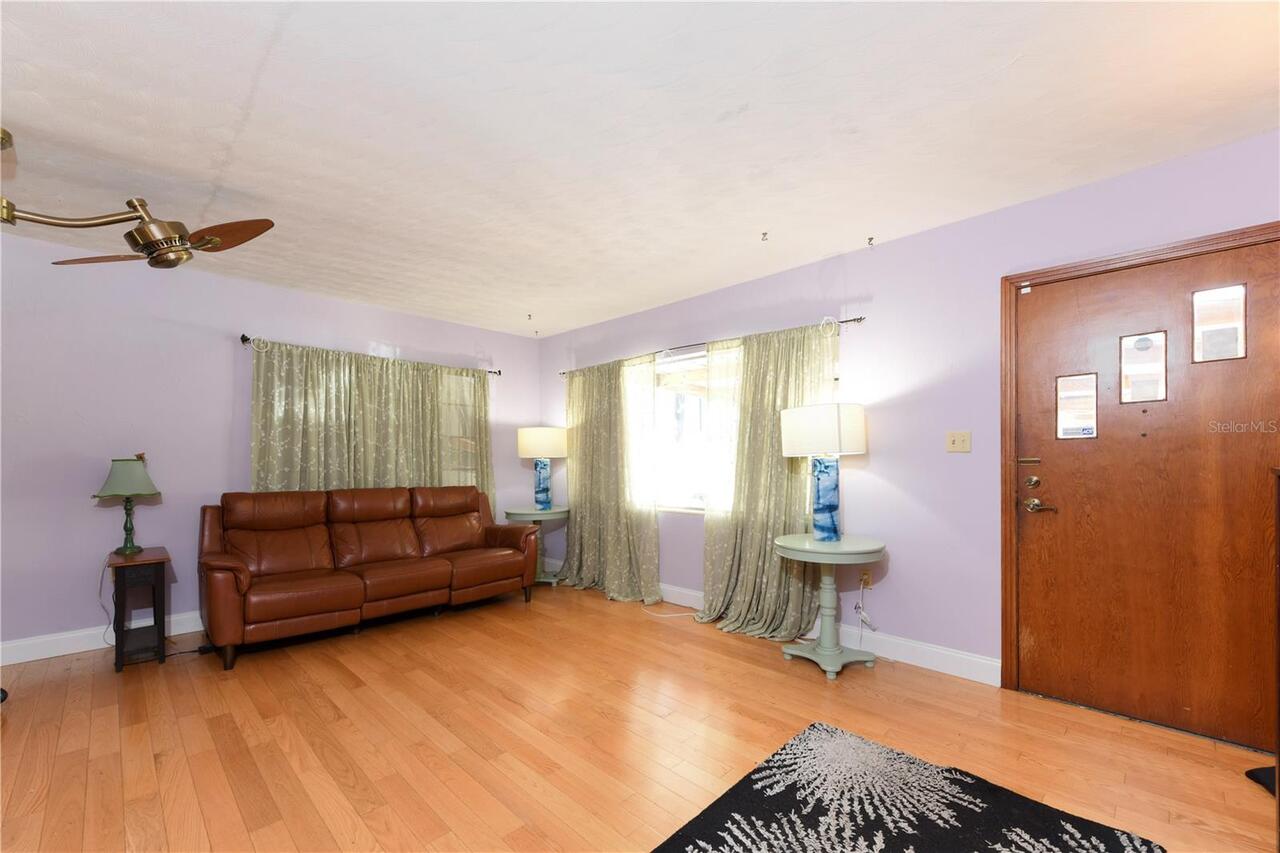 Listing Photo 5