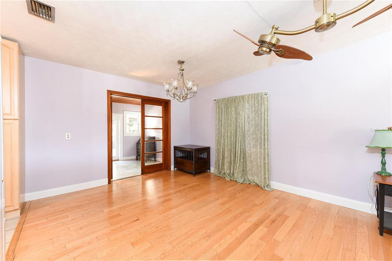 Listing Photo 9