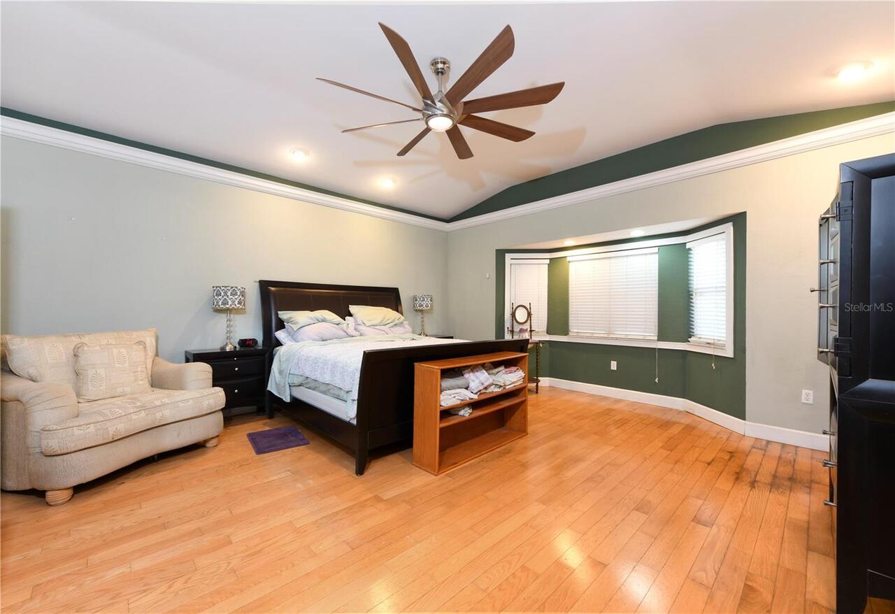 Listing Photo 14