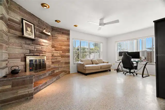 Listing Photo 16