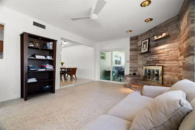 Listing Photo 17