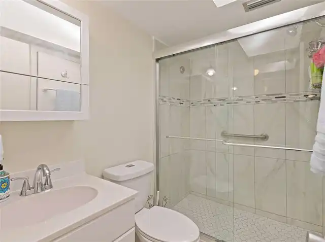 Listing Photo 8
