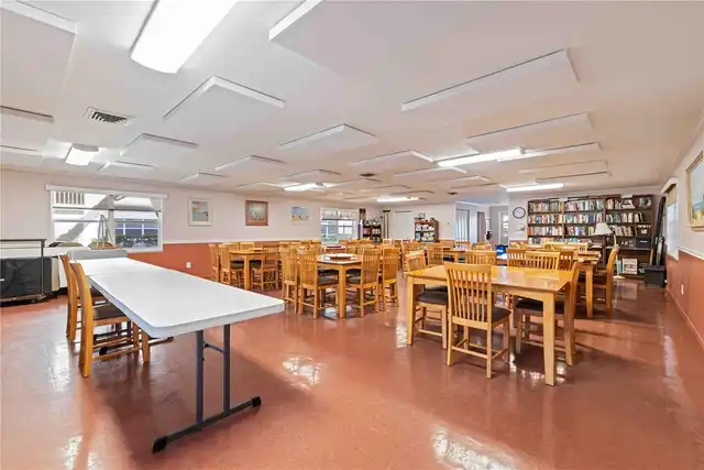 Listing Photo 18