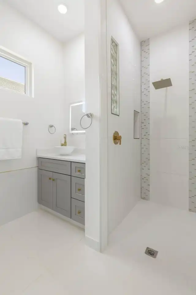 Listing Photo 46