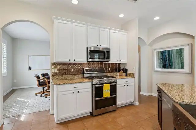 Listing Photo 7