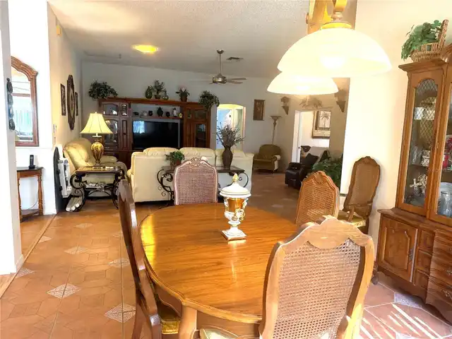 Listing Photo 9