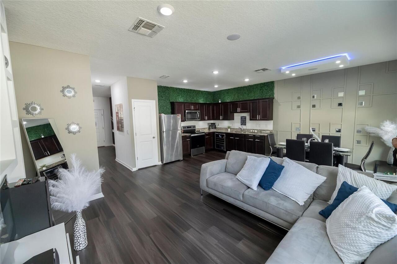 Listing Photo 12