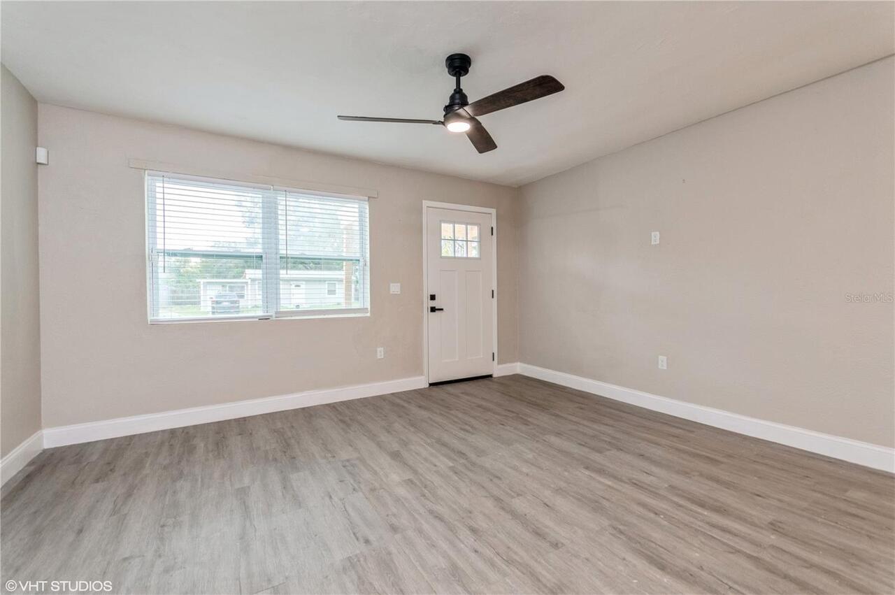 Listing Photo 8