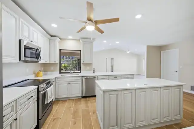 Listing Photo 8
