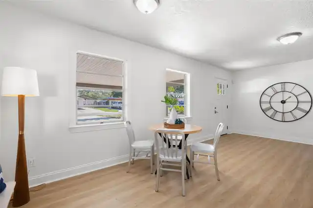 Listing Photo 16
