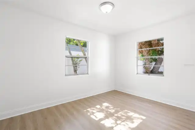 Listing Photo 22