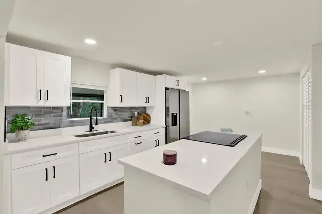 Listing Photo 12
