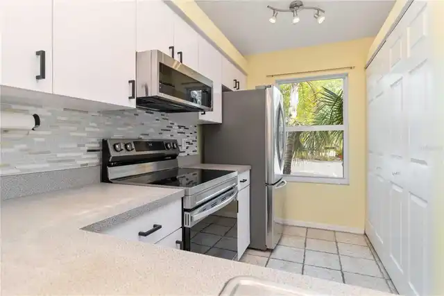 Listing Photo 7