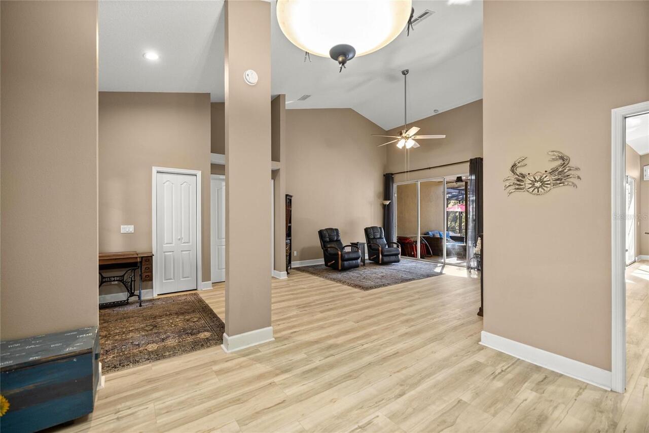 Listing Photo 17