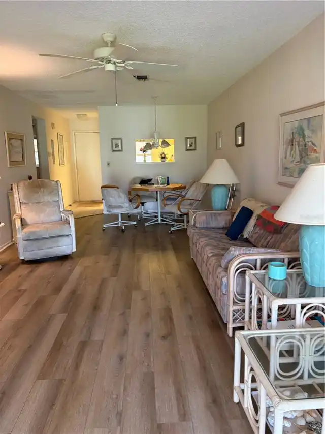 Listing Photo 10