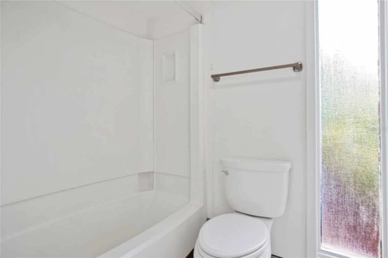Listing Photo 14