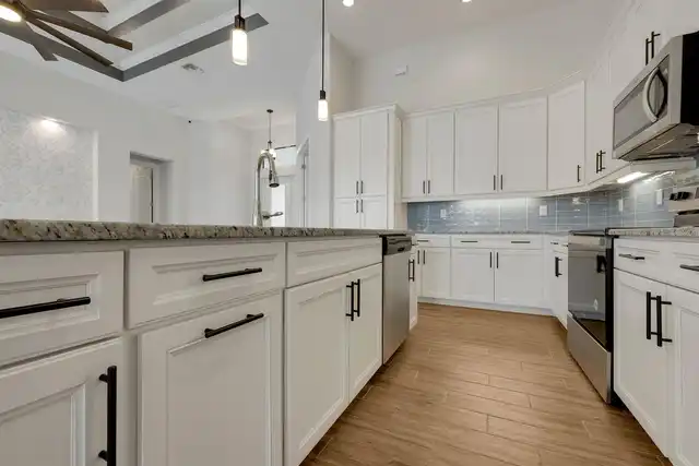 Listing Photo 18