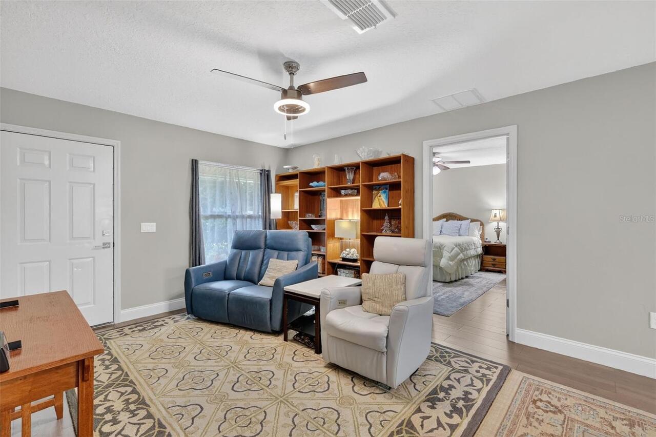 Listing Photo 12