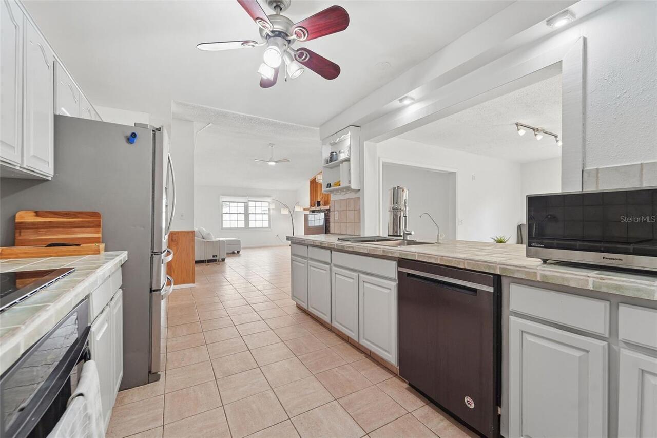 Listing Photo 8