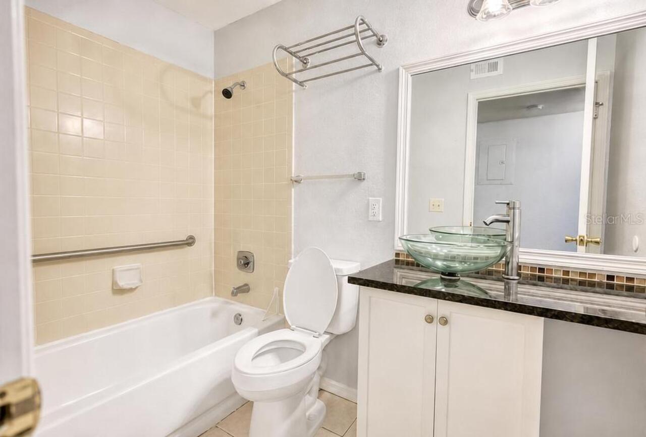 Listing Photo 8