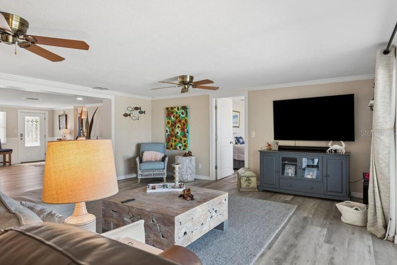 Listing Photo 12