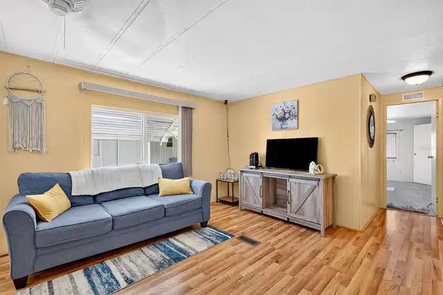 Listing Photo 10