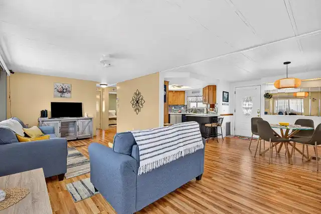 Listing Photo 12