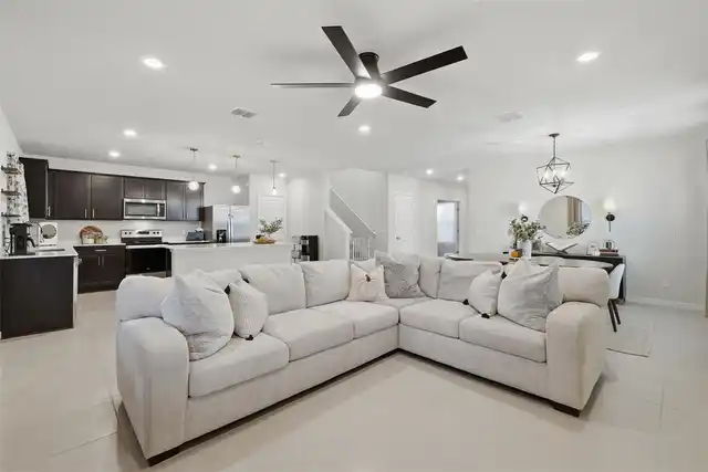 Listing Photo 12