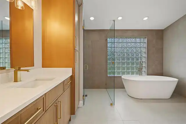 Listing Photo 10
