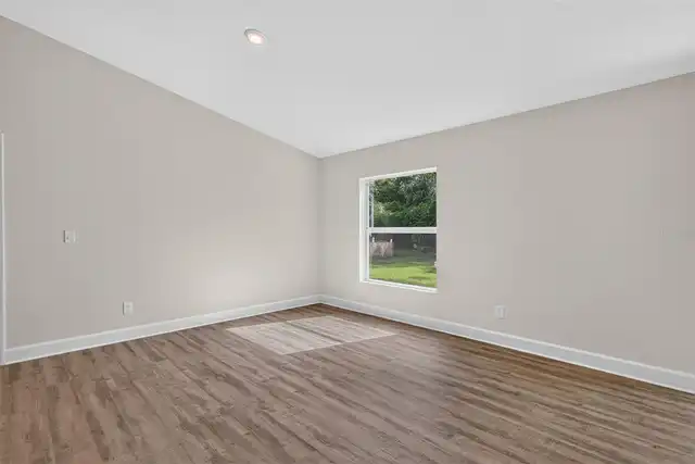 Listing Photo 13