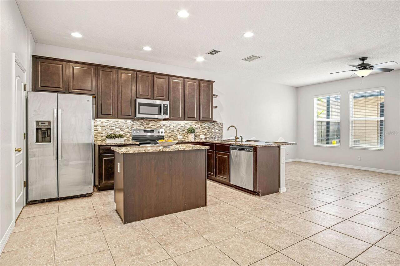 Listing Photo 12