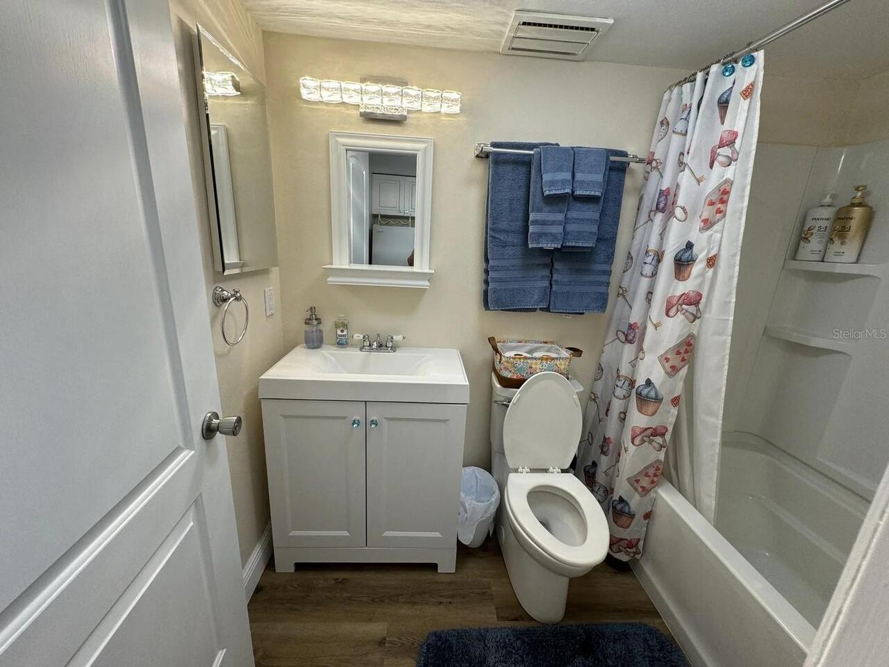 Listing Photo 12