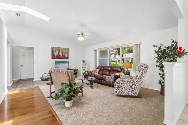 Listing Photo 9