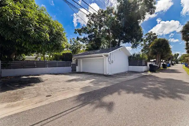 Listing Photo 32
