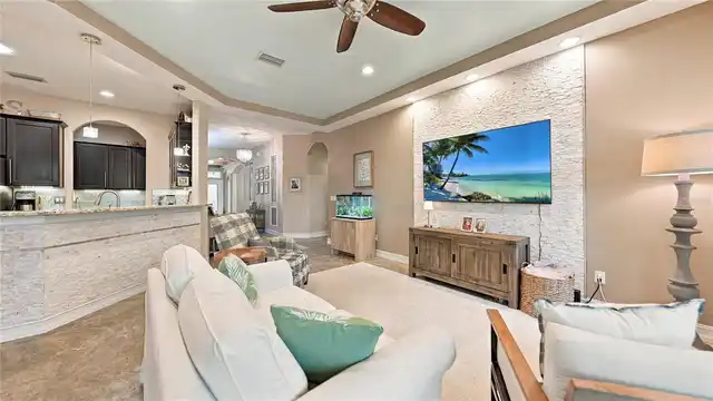 Listing Photo 14