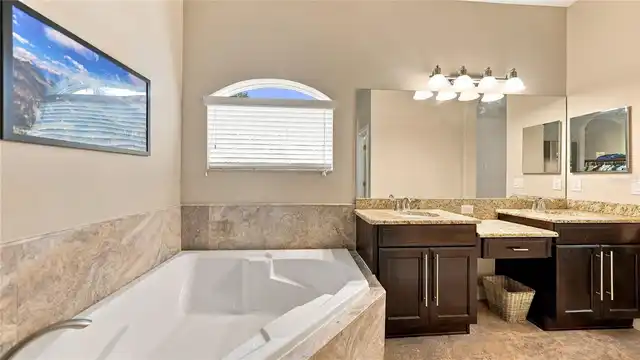 Listing Photo 23
