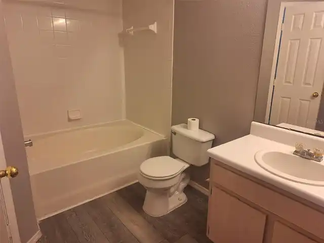 Listing Photo 10