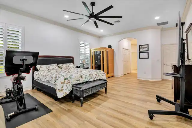Listing Photo 14