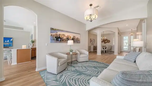 Listing Photo 10