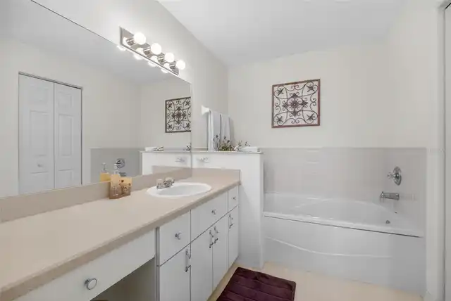 Listing Photo 12