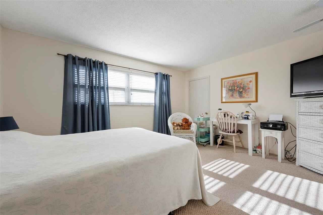 Listing Photo 10