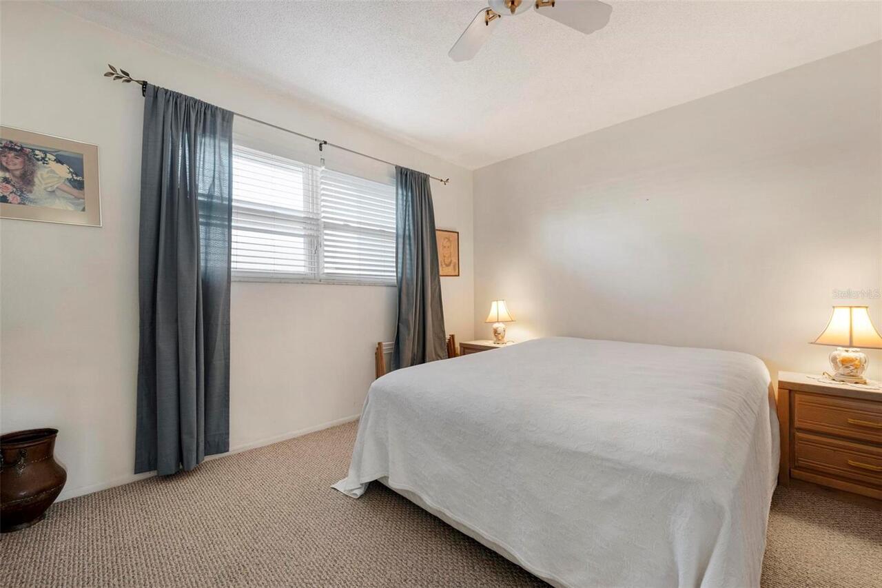 Listing Photo 12