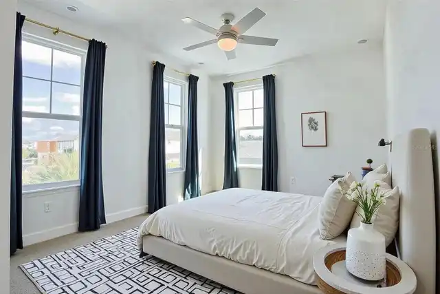 Listing Photo 11