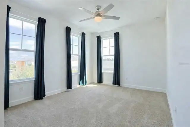 Listing Photo 12